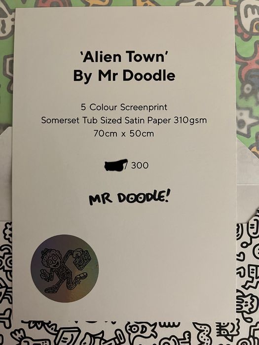 から厳選した Mr. Doodle Alien Town ED300 版画